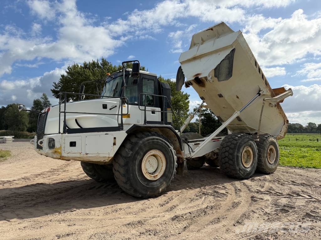 Bell B 40 D 9625 hrs!! 2 units available Dumpperit