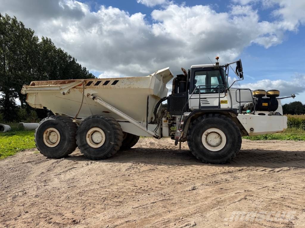 Bell B 40 D 9625 hrs!! 2 units available Dumpperit