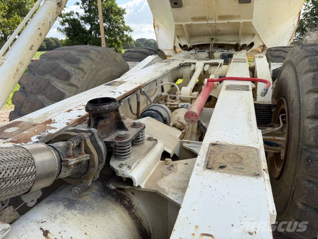Bell B 40 D 9625 hrs!! 2 units available Dumpperit
