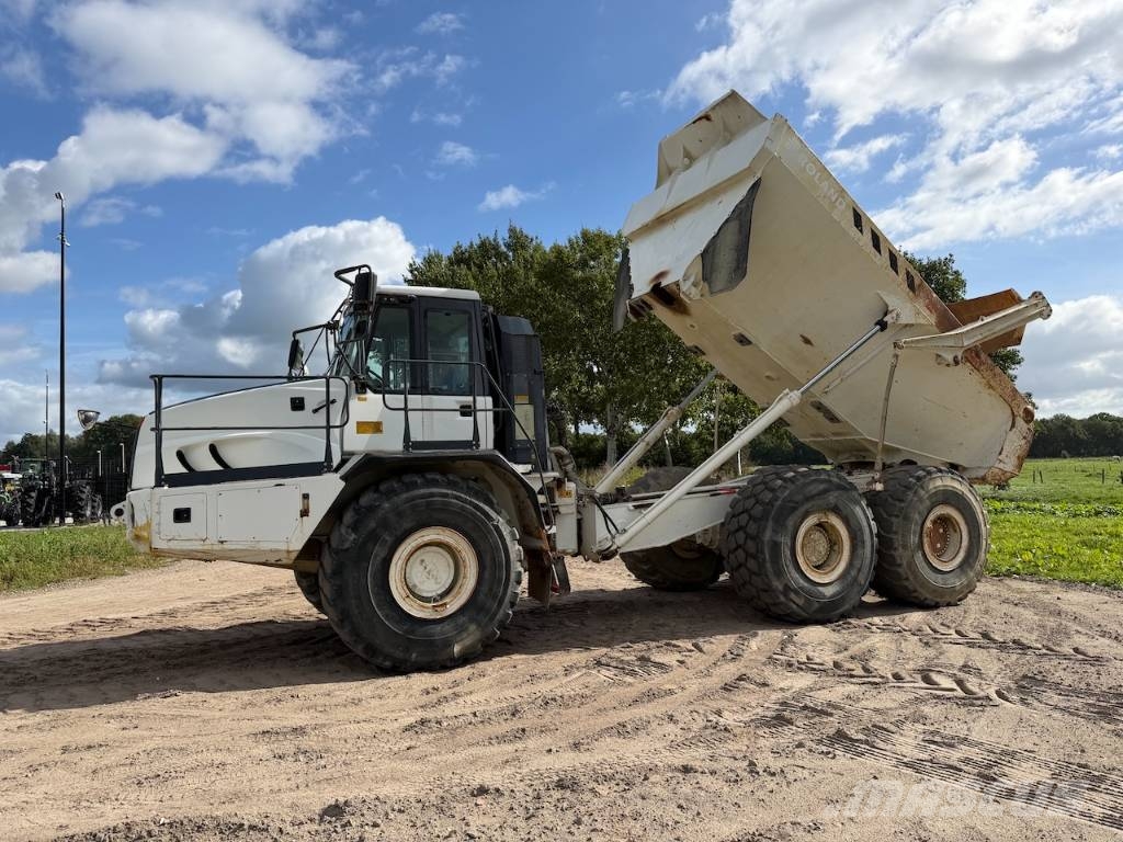 Bell B 40 D 9625 hrs!! 2 units available Dumpperit