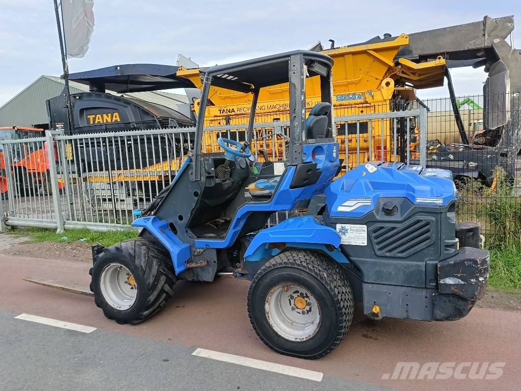 Multione 10.8DT minishovel 2140 kg loader lader Mini pale