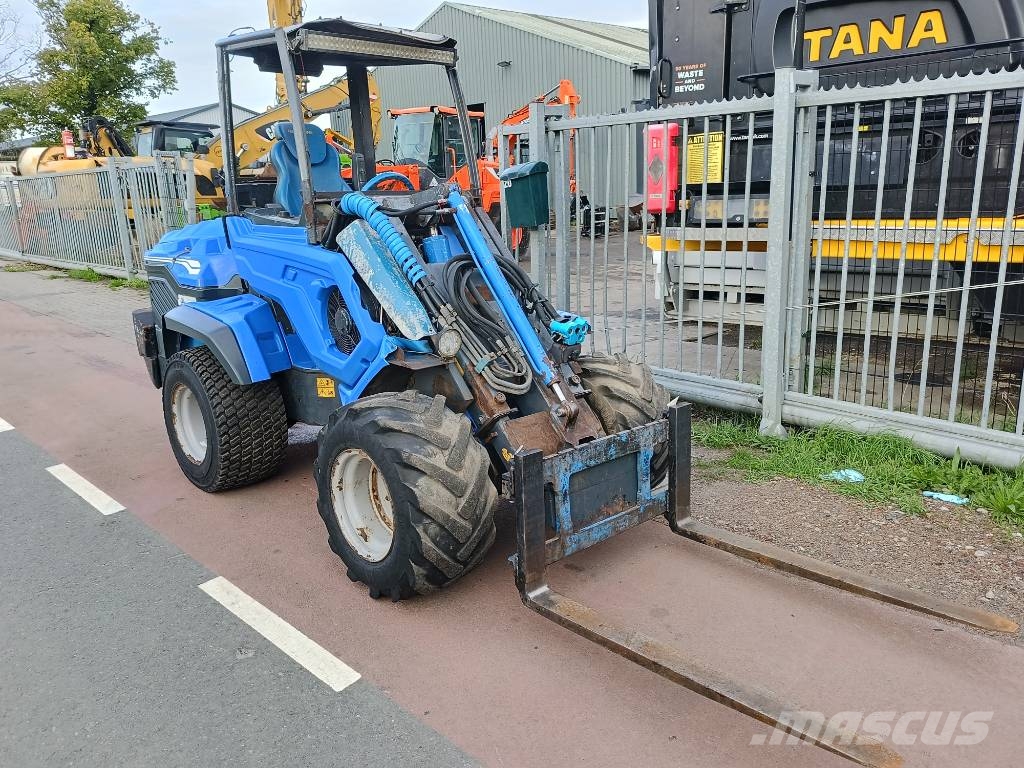 Multione 10.8DT minishovel 2140 kg loader lader Mini pale