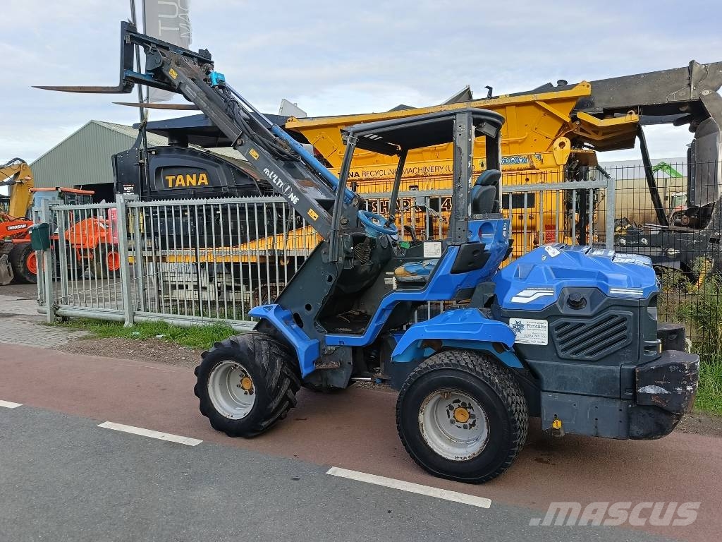 Multione 10.8DT minishovel 2140 kg loader lader Mini pale