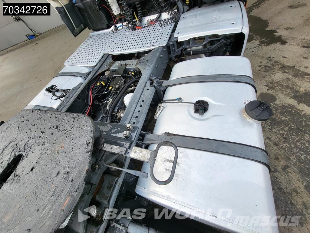 DAF XF 480 XF 4X2 SSC NL-Truck APK 04-2027 2x Tanks AC Tractor Units