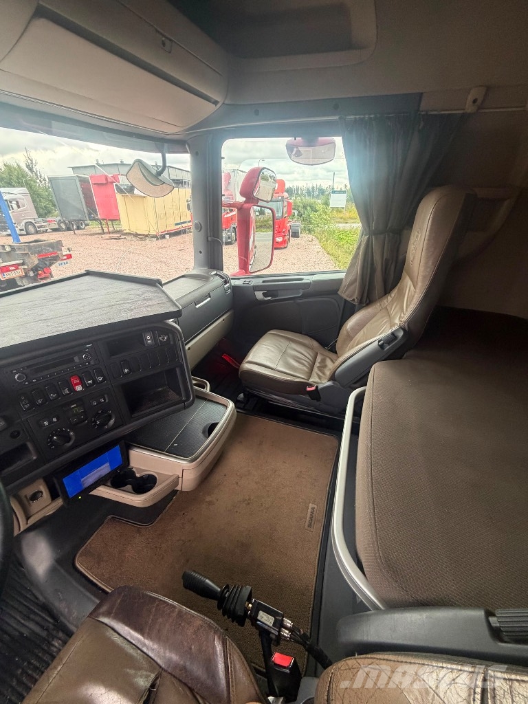 Scania R560LA6x2NB Vilcēji