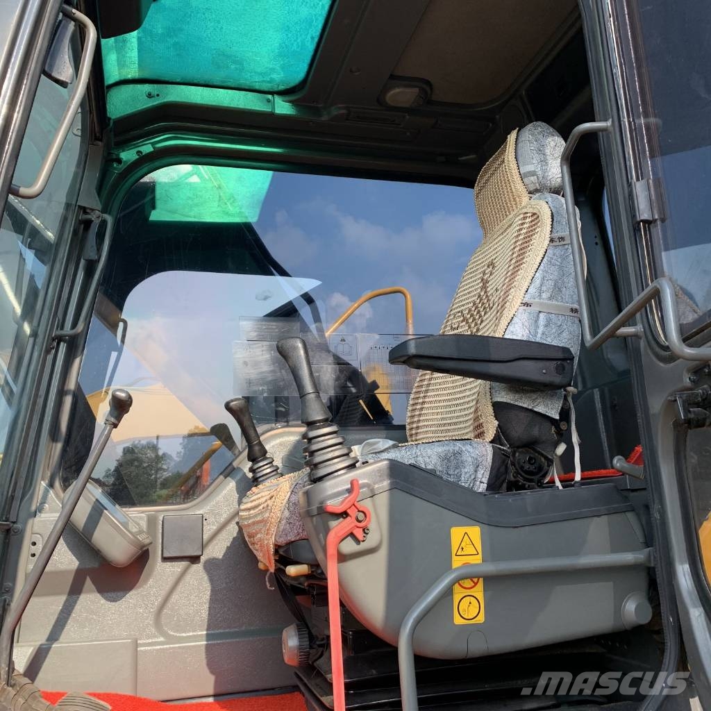 Volvo EC 200 Bagri goseničarji