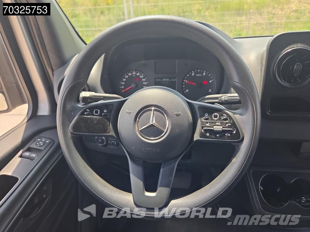 Mercedes-Benz Sprinter 215 CDI Automatik 150PS L2H2 Klima Kamera شاحنة مقفلة
