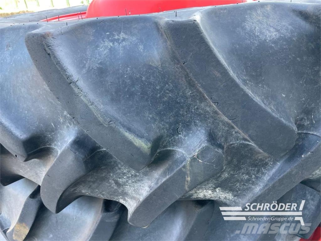 CLAAS PFLEGERÄDER 320/9 R32 + 340/85 R46 Topeltrattad