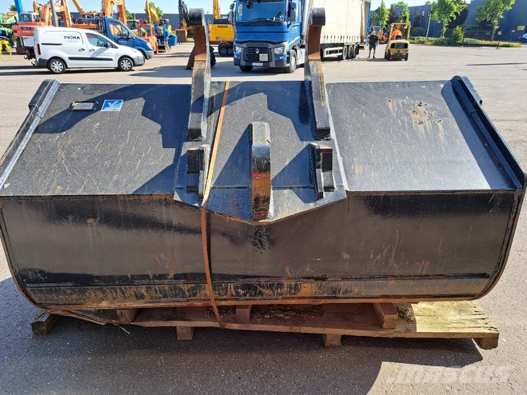 Pladdet Bucket SG840NX2100, Quickcoupler SMP100 Skuffer