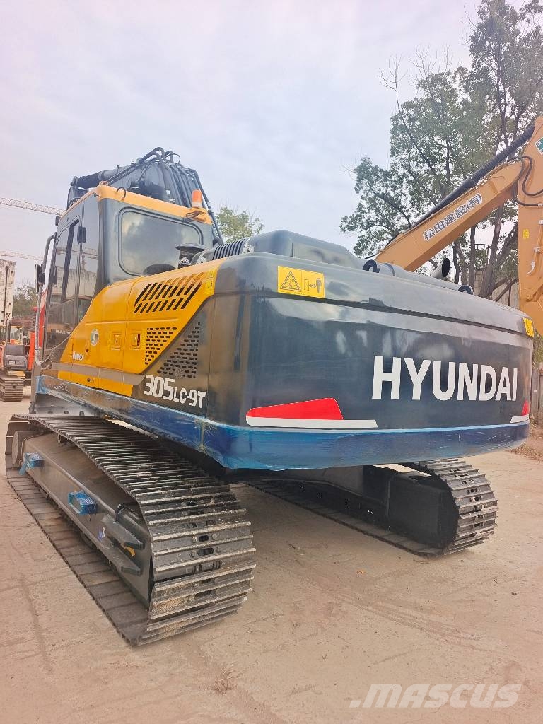 Hyundai 305LC-9T 3000 units excavators in stock Εκσκαφείς με ερπύστριες