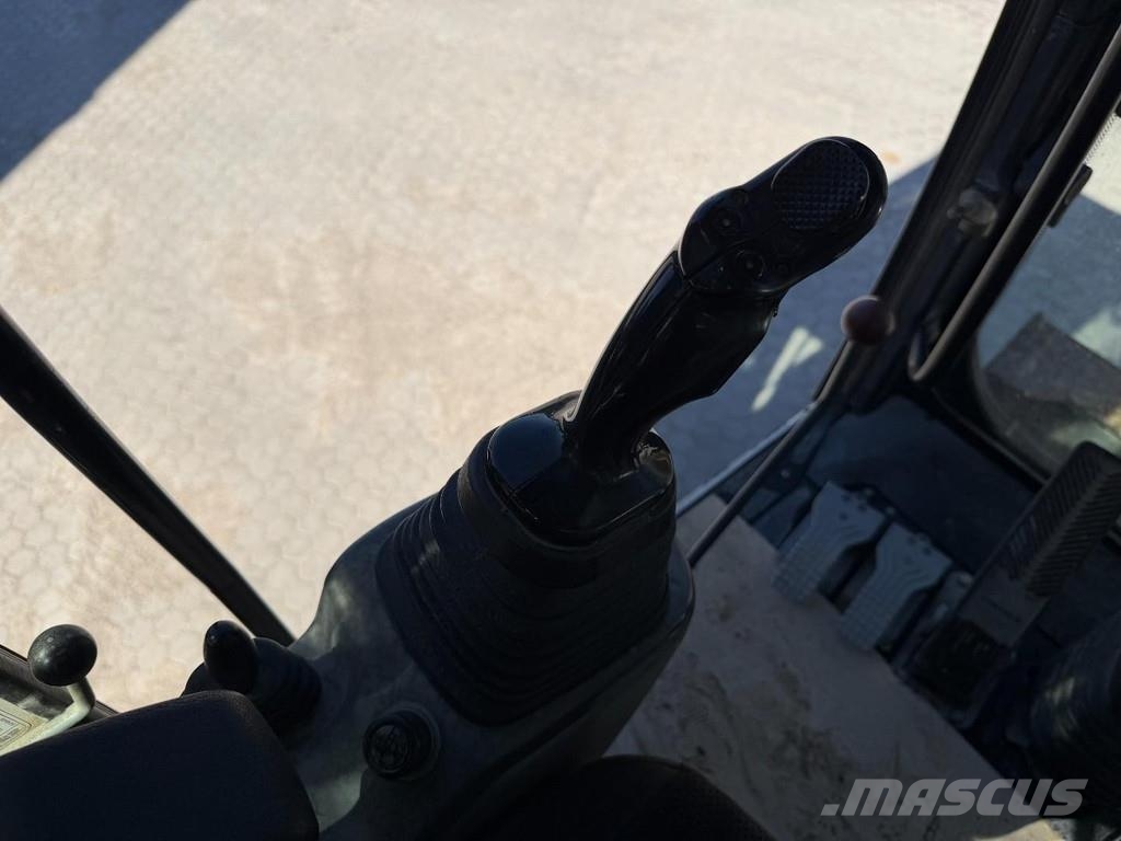 Liebherr A914 Compact Outriggers // Quick Coupler // 5x att Wheeled excavators