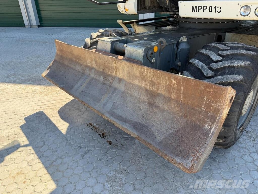 Liebherr A914 Compact Outriggers // Quick Coupler // 5x att Wheeled excavators