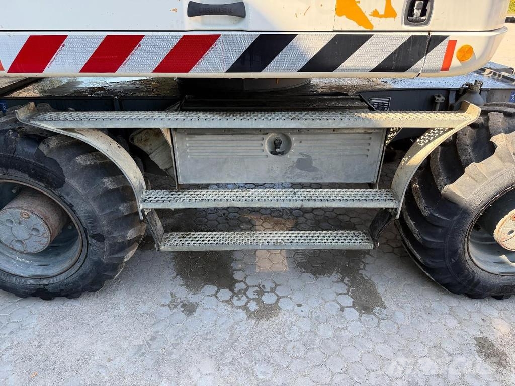 Liebherr A914 Compact Outriggers // Quick Coupler // 5x att Wheeled excavators