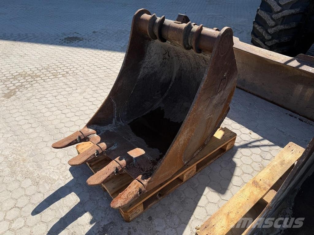 Liebherr A914 Compact Outriggers // Quick Coupler // 5x att Wheeled excavators