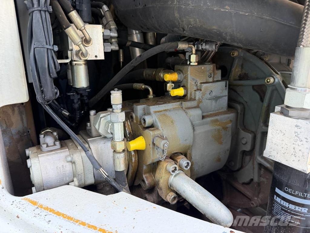 Liebherr A914 Compact Outriggers // Quick Coupler // 5x att Wheeled excavators