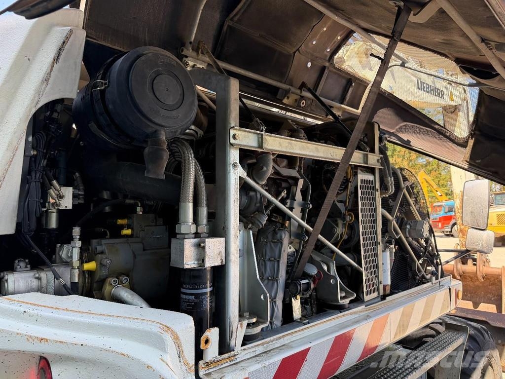 Liebherr A914 Compact Outriggers // Quick Coupler // 5x att Wheeled excavators
