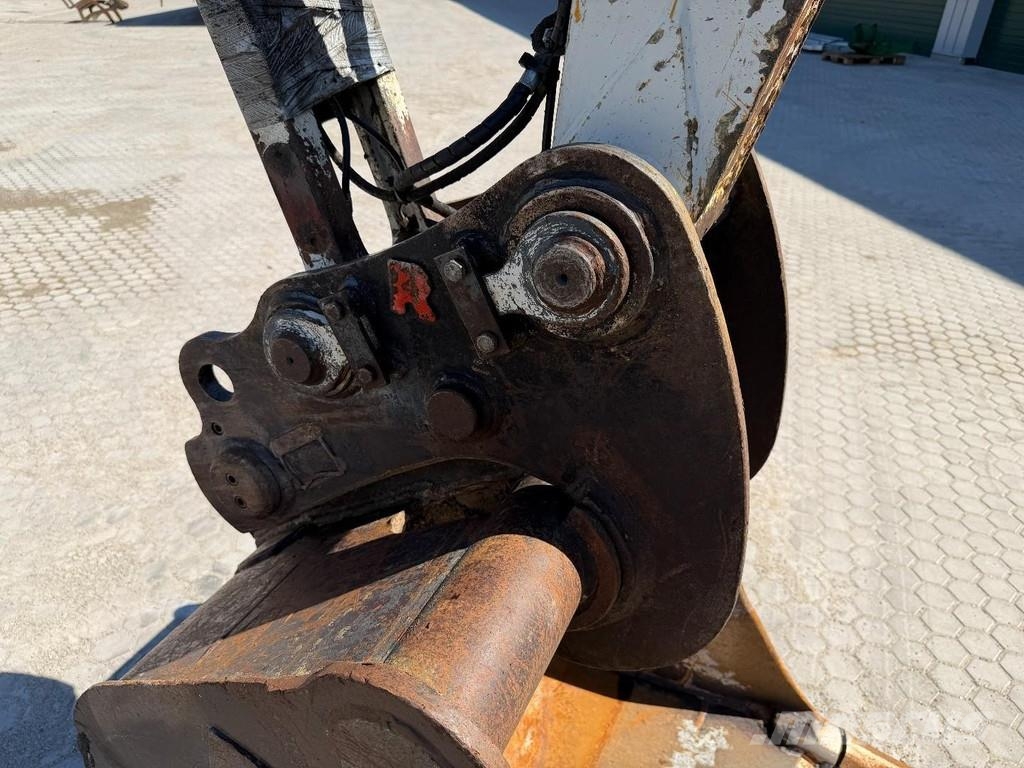 Liebherr A914 Compact Outriggers // Quick Coupler // 5x att Wheeled excavators