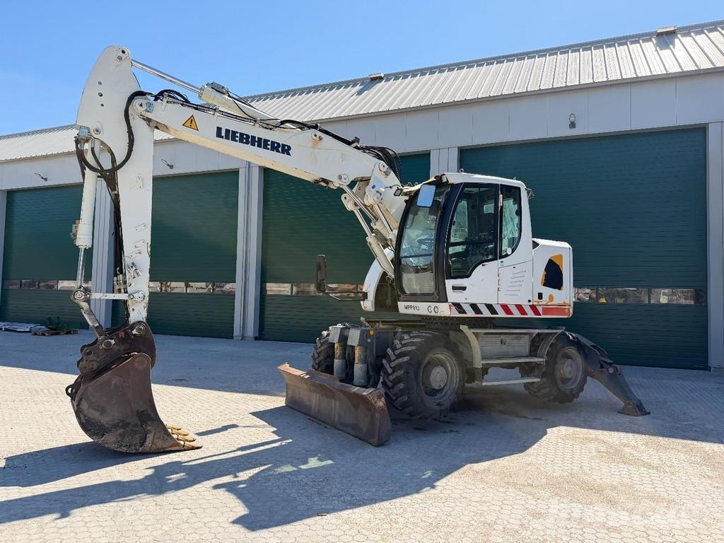 Liebherr A914 Compact Outriggers // Quick Coupler // 5x att Wheeled excavators