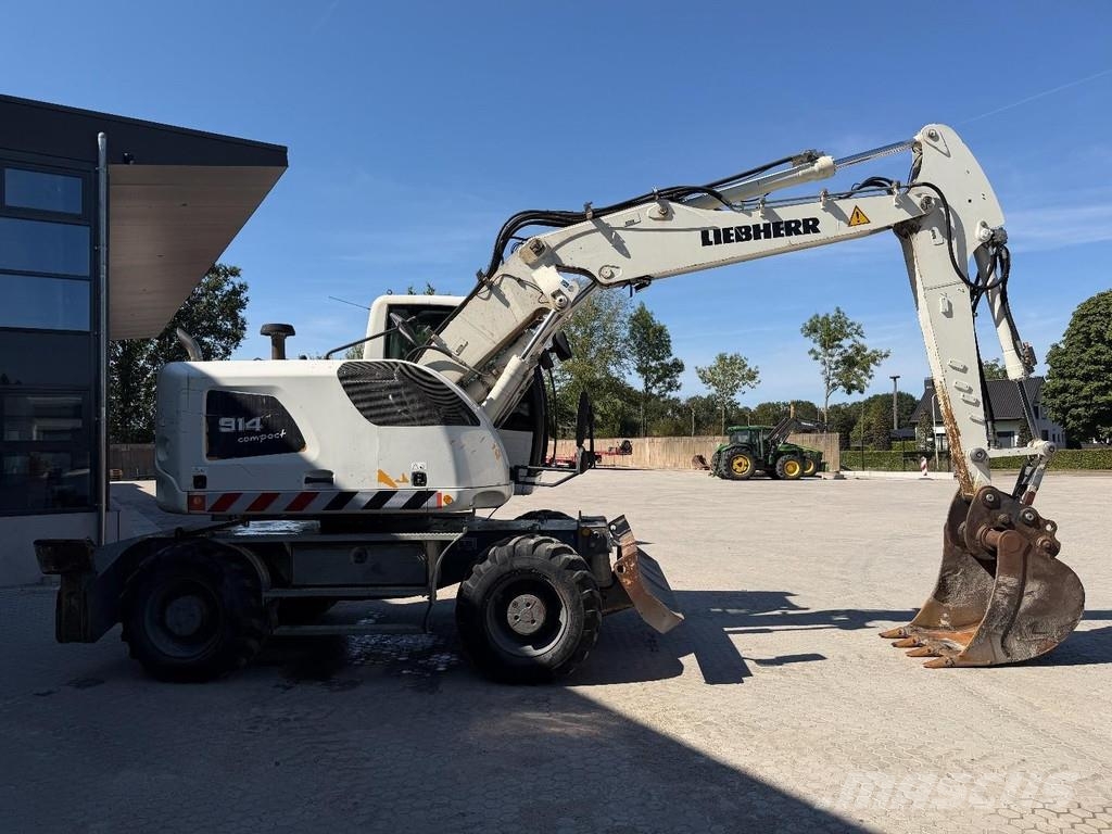 Liebherr A914 Compact Outriggers // Quick Coupler // 5x att Wheeled excavators