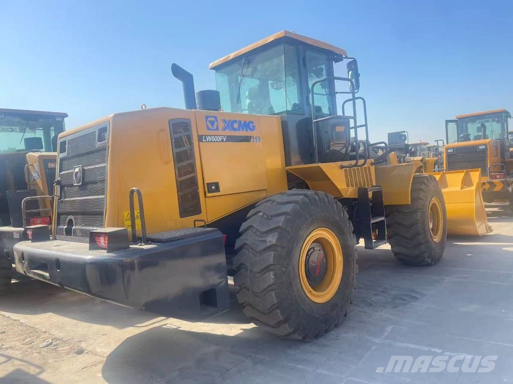 XCMG LW 600 FV Колесни товарачи