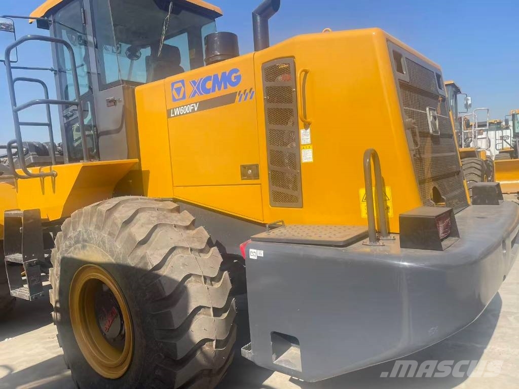 XCMG LW 600 FV Колесни товарачи