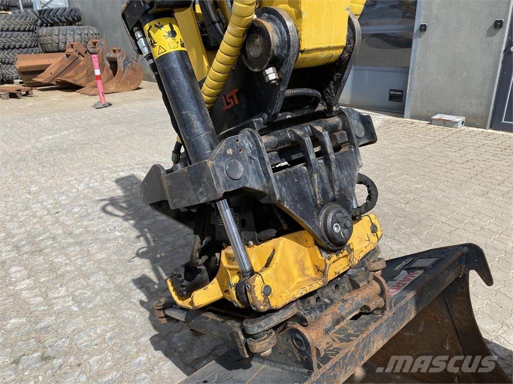 Komatsu PC80MR-5EO حفارات بعجل