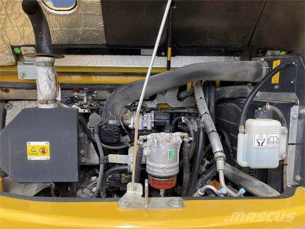 Komatsu PC80MR-5EO حفارات بعجل