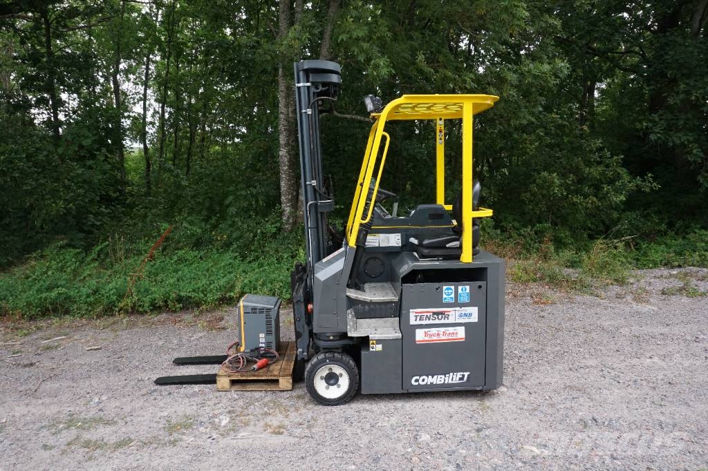 Combilift CBE3000 4방향 리치트럭