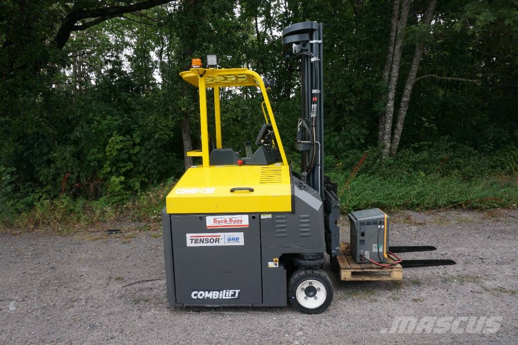Combilift CBE3000 4방향 리치트럭