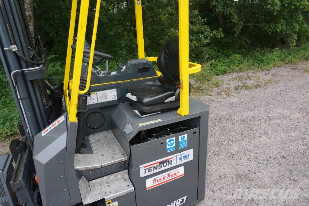 Combilift CBE3000 4방향 리치트럭