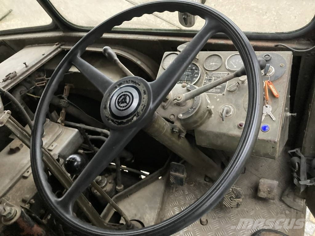 Saurer BERNA - 4CM/4UM Zaplachtované vozy