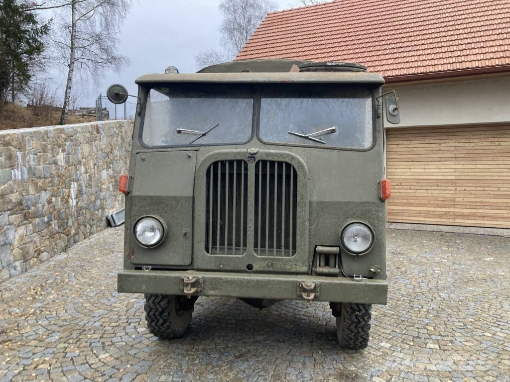 Saurer BERNA - 4CM/4UM Zaplachtované vozy