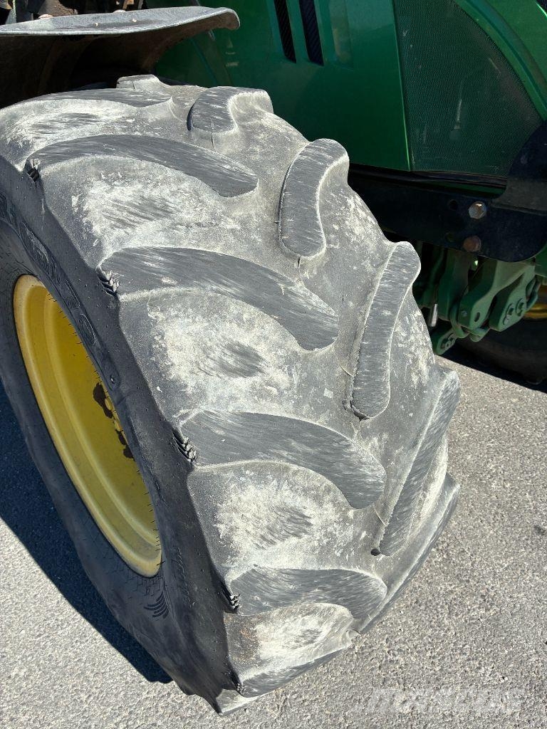 John Deere 6115 R Traktorer