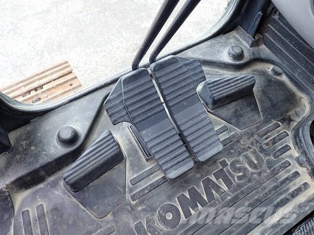 Komatsu PC128US-11 履带挖掘机