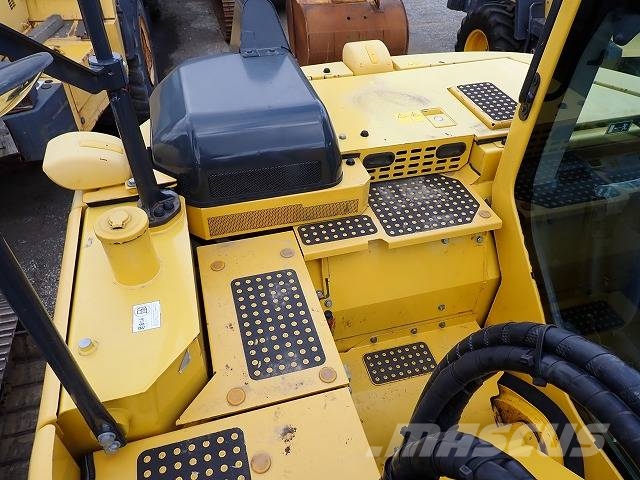 Komatsu PC128US-11 履带挖掘机