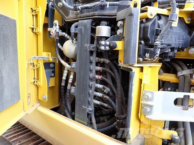 Komatsu PC128US-11 履带挖掘机