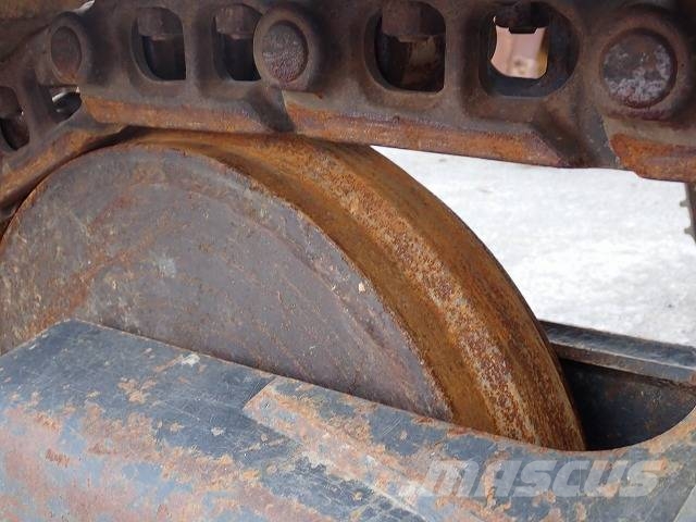 Komatsu PC128US-11 履带挖掘机