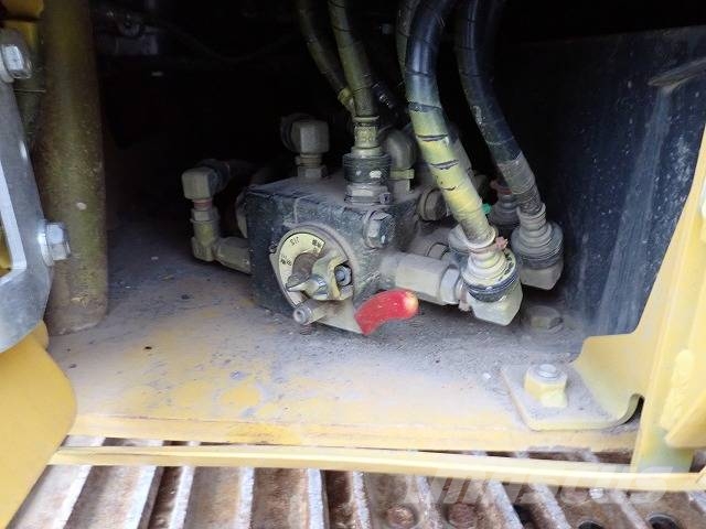 Komatsu PC128US-11 履带挖掘机