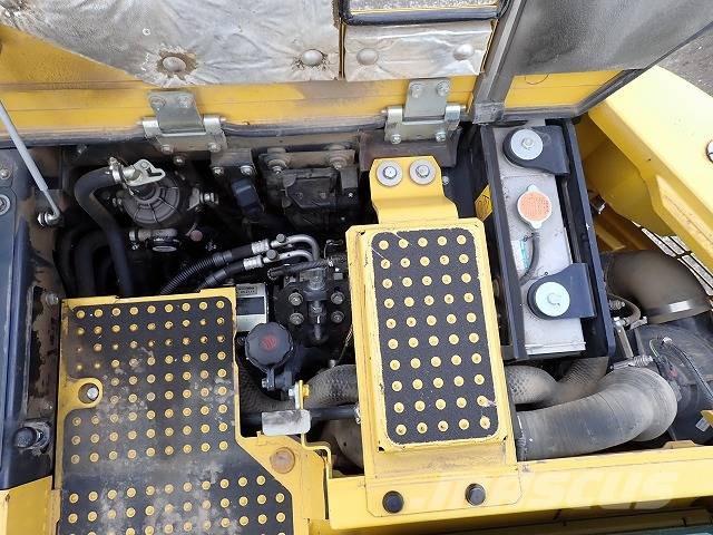 Komatsu PC128US-11 履带挖掘机