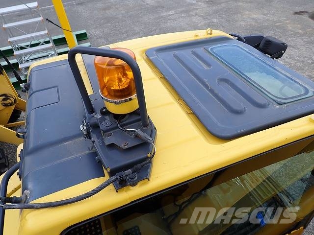 Komatsu PC128US-11 履带挖掘机