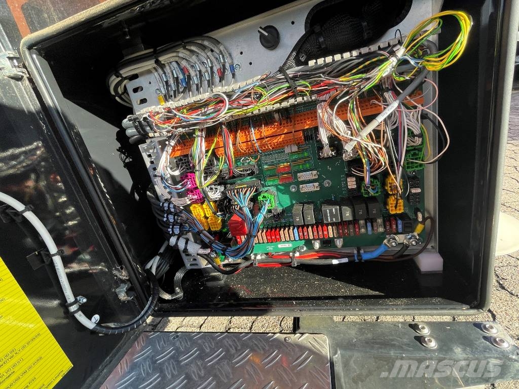 MAN P300 KS Auto hoogwerkers