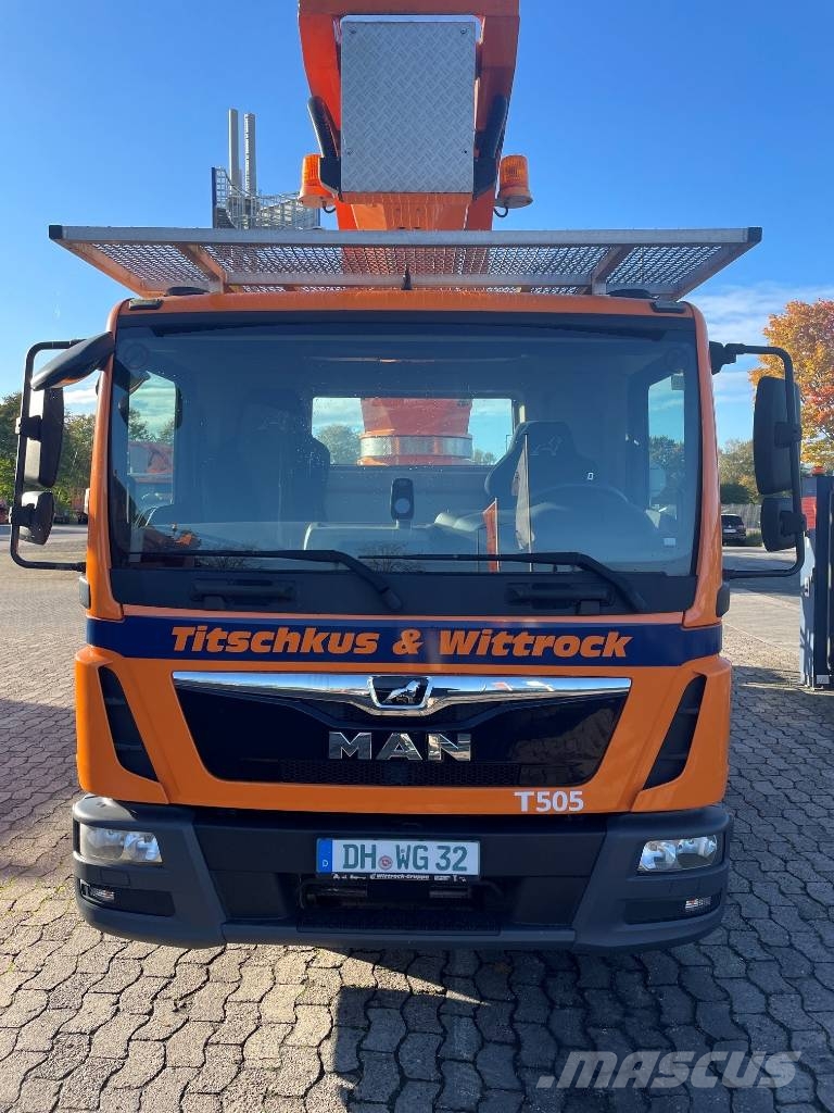 MAN P300 KS Auto hoogwerkers