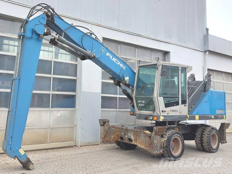 Fuchs MHL 320 F Bagri za prekladanje primarnih/sekundarnih surovin