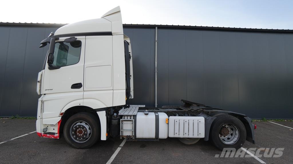 Mercedes-Benz ACTROS 2442 6x2 RHD 518.600km وحدات الجر