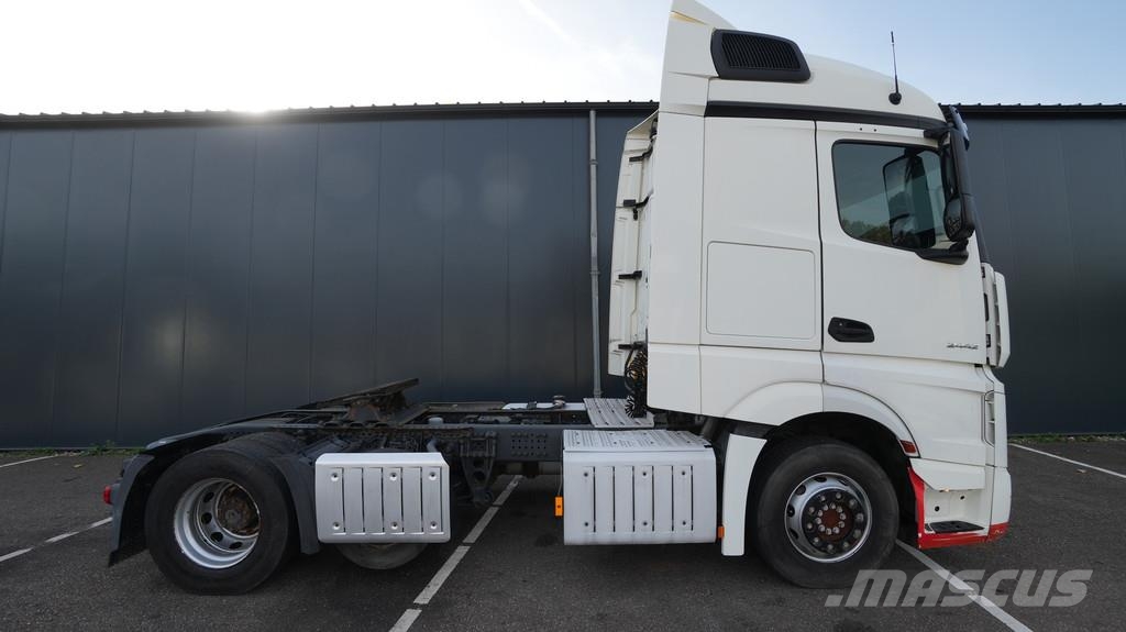 Mercedes-Benz ACTROS 2442 6x2 RHD 518.600km وحدات الجر