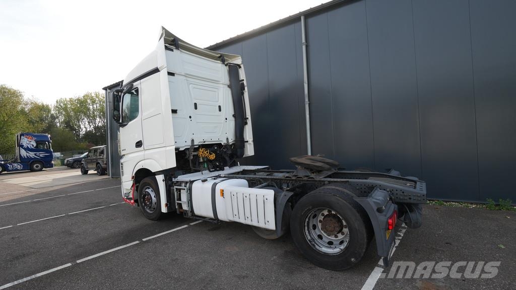 Mercedes-Benz ACTROS 2442 6x2 RHD 518.600km وحدات الجر