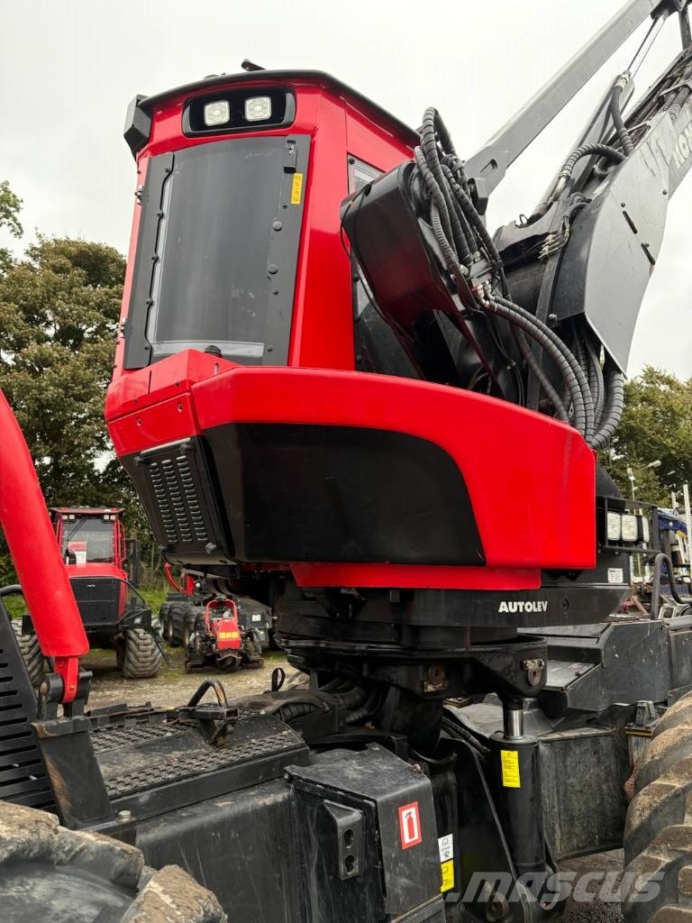 Komatsu 951 Harvesteriai (miško kirtimo mašinos)