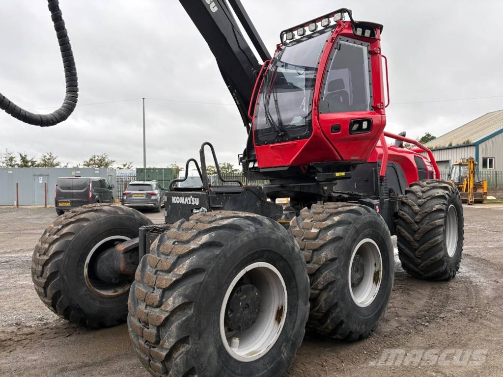 Komatsu 951 Harvesteriai (miško kirtimo mašinos)