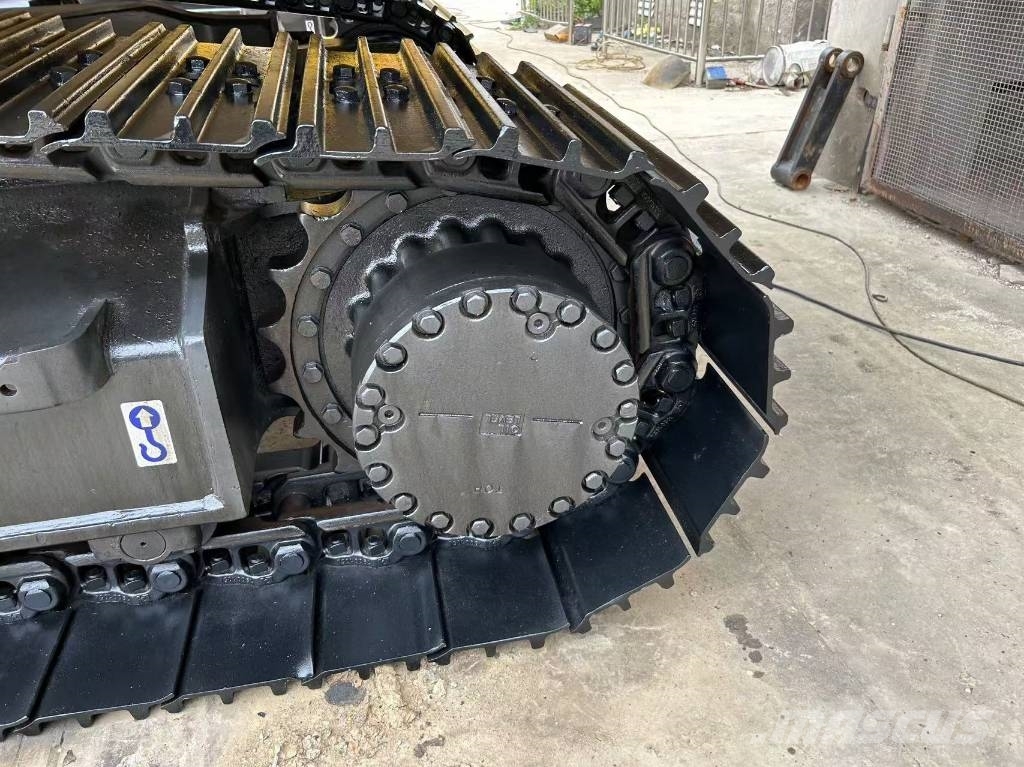 Komatsu 200 Escavadeiras de esteiras