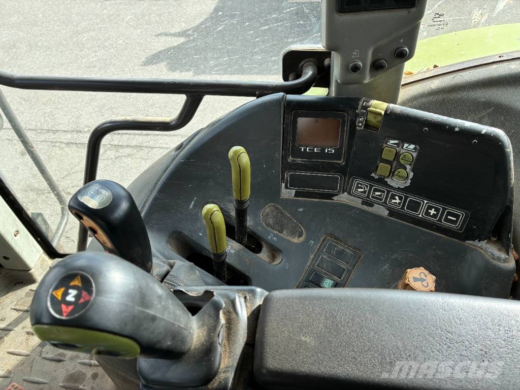 CLAAS ARES 697 Tractoren